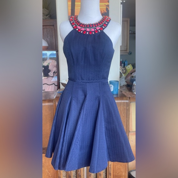 MacDuggal Size 4 Interview Appearance dress - Picture 1 of 4